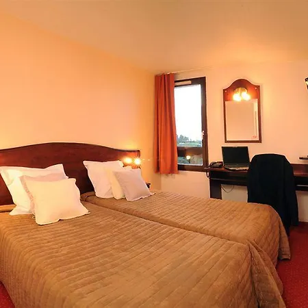 Brit Hotel